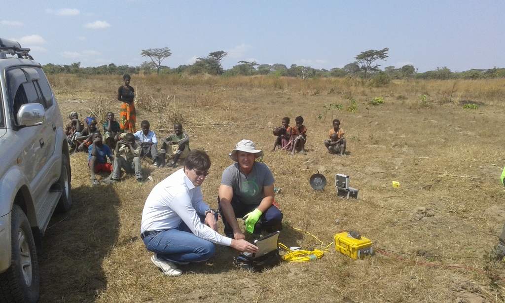 REPUBLIC OF ZAMBIA (2016) Geophysical and geotechnical characterization of soil for the railway spurs between Livingstone-Kazungula-Sesheke and Nseluka-Mpulungu, Zambia.